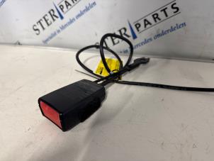 Begagnade Främre bältesspänne, höger Mercedes B (W245) 2.0 B-200 16V Turbo Pris € 14,95 Marginaltabell erbjuds av Sterparts Mercedes specialist