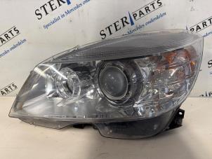 Gebruikte Linker Koplamp Mercedes C Estate (S204) 3.0 C-320 CDI V6 24V 4-Matic Prijs € 349,50 Margeregeling aangeboden door Sterparts Mercedes specialist