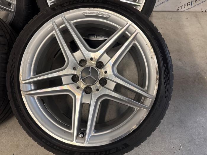 Hjuluppsättning + däck från en Mercedes-Benz C Estate (S204) 3.0 C-320 CDI V6 24V 4-Matic 2008