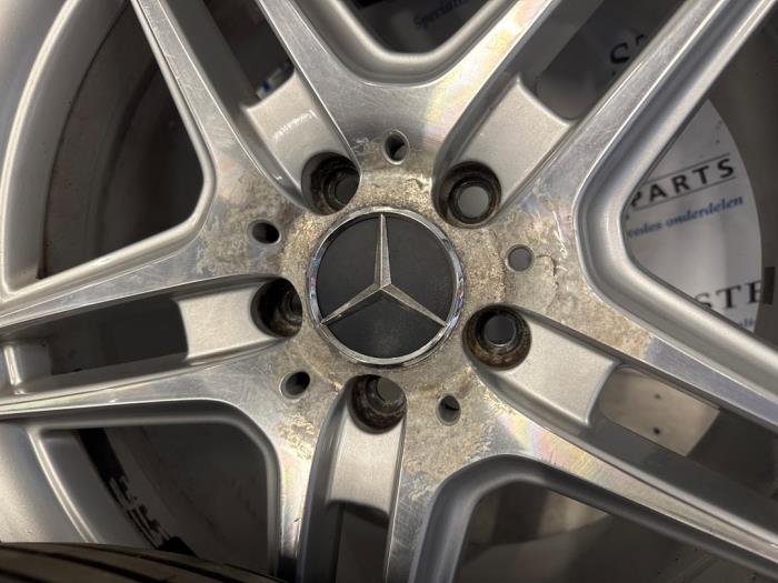 Hjuluppsättning + däck från en Mercedes-Benz C Estate (S204) 3.0 C-320 CDI V6 24V 4-Matic 2008