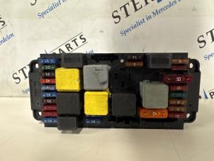 Gebruikte Comfort Module Mercedes C (W203) 2.2 C-200 CDI 16V Prijs € 195,00 Margeregeling aangeboden door Sterparts Mercedes specialist
