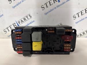 Gebruikte Comfort Module Mercedes C (W203) 2.2 C-200 CDI 16V Prijs € 195,00 Margeregeling aangeboden door Sterparts Mercedes specialist