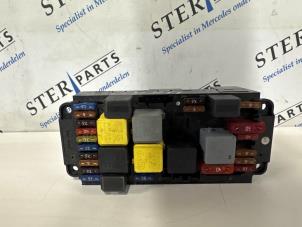 Gebruikte Comfort Module Mercedes C (W203) 2.2 C-200 CDI 16V Prijs € 195,00 Margeregeling aangeboden door Sterparts Mercedes specialist