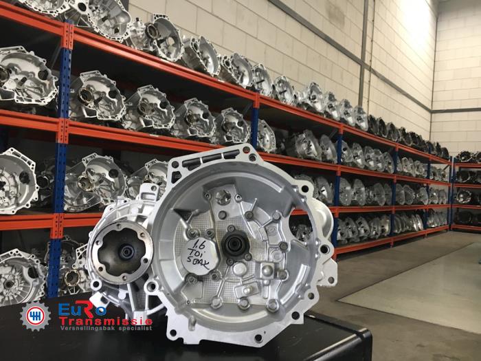 Gearbox from a Volkswagen Caddy III (2KA,2KH,2CA,2CH) 1.6 TDI 16V 2015