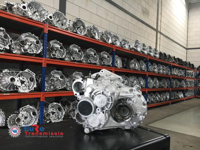 Versnellingsbak van een Volkswagen Passat (362) 2.0 TDI 16V 140 2014