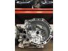 Versnellingsbak van een Ford Fiesta 6 (JA8), 2008 / 2018 1.0 EcoBoost 12V 100, Hatchback, Benzine, 998cc, 74kW (101pk), FWD, SFJA, 2012-11 / 2017-06 2013