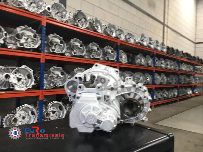 Växellåda från en Volkswagen Passat (3C2) 2.0 FSI 16V 2009