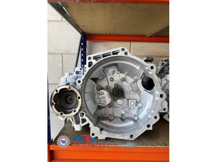 Gearbox from a Volkswagen Caddy Combi IV 1.6 TDI 16V 2016