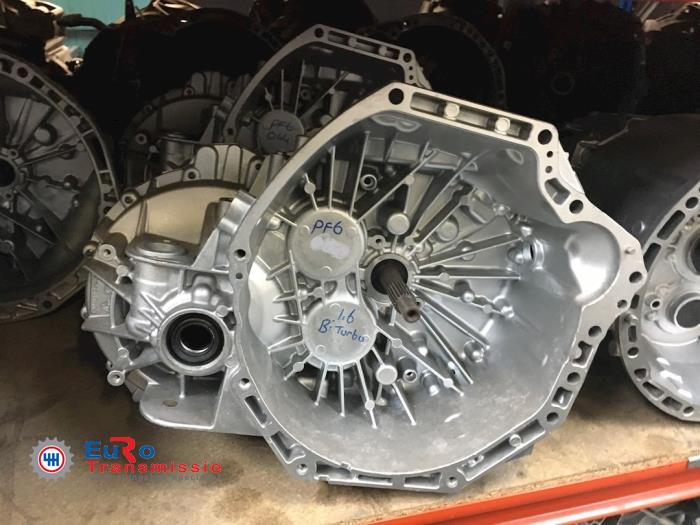 Gearbox from a Renault Trafic Passenger (1JL/2JL/3JL/4JL) 1.6 dCi 120 Twin Turbo 2015