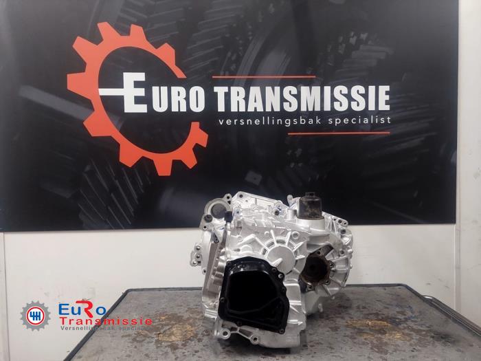 Gearbox from a Volkswagen Passat Variant (3G5) 2.0 TDI 16V 150 2016