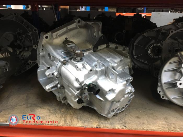 Gearbox from a Renault Trafic New (FL) 2.5 dCi 16V 135 2004