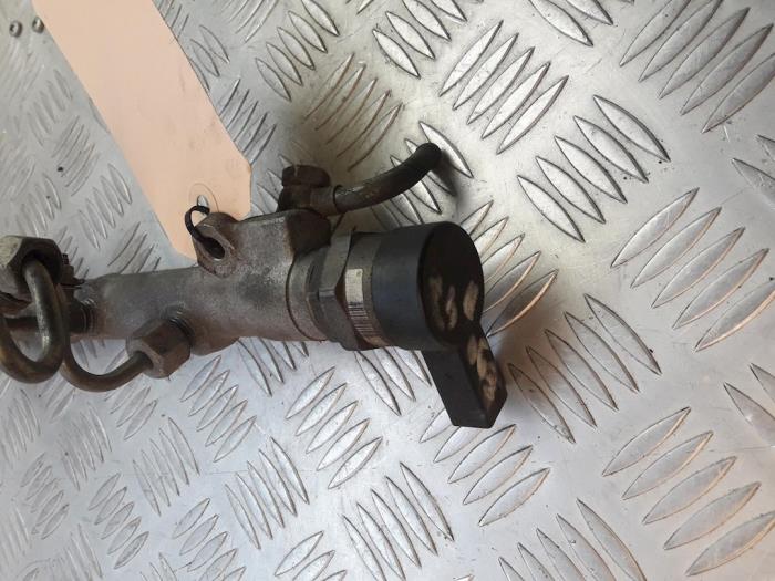 Bränsleinsprutningsmunstycke från en BMW 1 serie (E87/87N) 118d 16V 2007