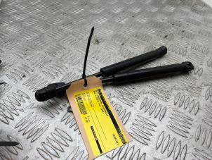 Gebruikte Set Gasdempers Achterklep BMW 5 serie Touring (E61) 530d 24V Prijs € 24,00 Margeregeling aangeboden door Bentie's autodemontage