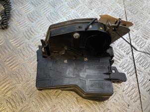 Begagnade Dörrlåsmekanism, 4-dörrars, vänster fram BMW 7 serie (E65/E66/E67) 735i,Li 3.6 V8 32V Pris € 45,00 Marginaltabell erbjuds av Bentie's autodemontage