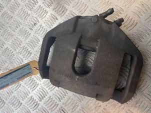 Używane Zacisk hamulcowy prawy przód BMW 7 serie (E65/E66/E67) 735i,Li 3.6 V8 32V Cena € 45,00 Procedura marży oferowane przez Bentie's autodemontage