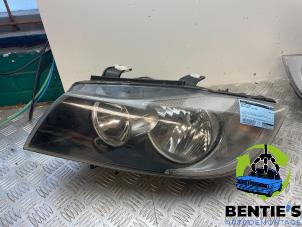 Gebruikte Koplamp links BMW 3 serie (E90) 318i 16V Prijs € 125,00 Margeregeling aangeboden door Bentie's autodemontage