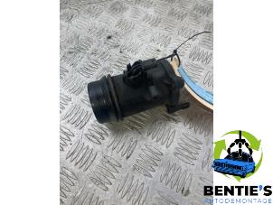 Gebruikte Luchtmassameter BMW 3 serie (F30) 318d 2.0 16V Prijs € 20,00 Margeregeling aangeboden door Bentie's autodemontage