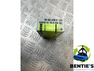 Gebruikte Ruitenwisser Module BMW 3 serie Compact (E36/5) 316i Prijs € 20,00 Margeregeling aangeboden door Bentie's autodemontage