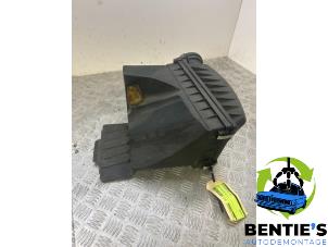 Używane Obudowa filtra powietrza BMW 7 serie (E65/E66/E67) 735i,Li 3.6 V8 32V Cena € 45,00 Procedura marży oferowane przez Bentie's autodemontage