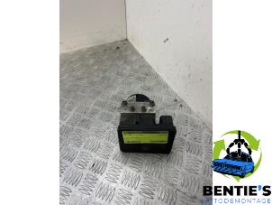 Begagnade ABS-pump BMW 1 serie (E88) 120i 16V Pris € 70,00 Marginaltabell erbjuds av Bentie's autodemontage