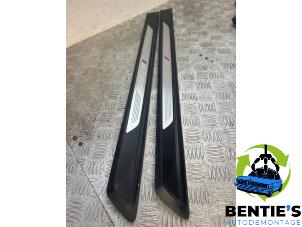 Używane Listwa ozdobna BMW 1 serie (F21) 116i 1.5 TwinPower 12V Cena € 50,00 Procedura marży oferowane przez Bentie's autodemontage