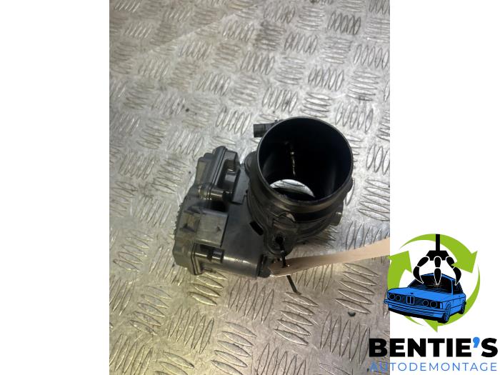 EGR-ventil från en BMW 1 serie (F20) 116d 1.5 12V TwinPower 2016