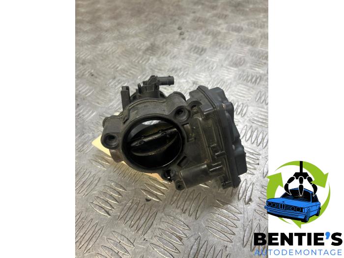 EGR-ventil från en BMW 1 serie (F20) 116d 1.5 12V TwinPower 2016