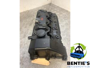 Używane Pokrywa zaworów BMW 7 serie (E65/E66/E67) 735i,Li 3.6 V8 32V Cena € 100,00 Procedura marży oferowane przez Bentie's autodemontage