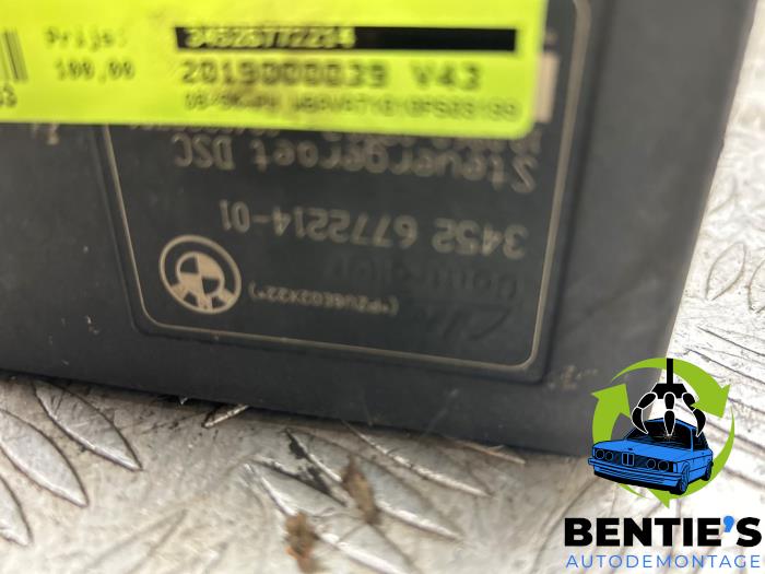 ABS-pump från en BMW 3 serie (E90) 320i 16V 2006