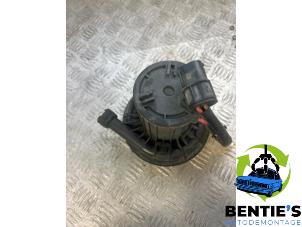 Używane Pompa gazów spalinowych BMW 7 serie (E65/E66/E67) 745i,Li 4.4 V8 32V Cena € 50,00 Procedura marży oferowane przez Bentie's autodemontage