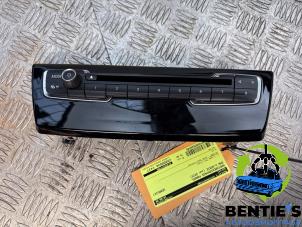 Begagnade Radiokontrollpanel BMW 2 serie Active Tourer (F45) 216d 1.5 TwinPower Turbo 12V Pris € 75,00 Marginaltabell erbjuds av Bentie's autodemontage