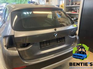 Begagnade Baklucka BMW X1 (E84) sDrive 18i 2.0 16V Pris € 200,00 Marginaltabell erbjuds av Bentie's autodemontage