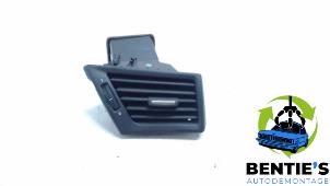 Gebruikte Luchtrooster Dashboard BMW X1 (E84) sDrive 20i 2.0 16V Twin Power Turbo Prijs € 25,00 Margeregeling aangeboden door Bentie's autodemontage