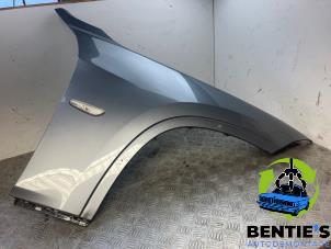 Begagnade Framskärm, höger BMW X1 (E84) sDrive 18i 2.0 16V Pris € 175,00 Marginaltabell erbjuds av Bentie's autodemontage