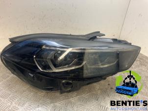 Begagnade Strålkastare, höger BMW 1 serie (F40) 120i 2.0 TwinPower 16V Pris € 250,00 Marginaltabell erbjuds av Bentie's autodemontage