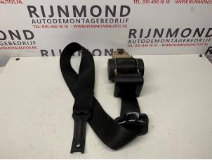 Gebruikte Veiligheidsgordel rechts-voor BMW 3 serie (E36/4) 316i Prijs € 30,00 Margeregeling aangeboden door Autodemontage Rijnmond BV
