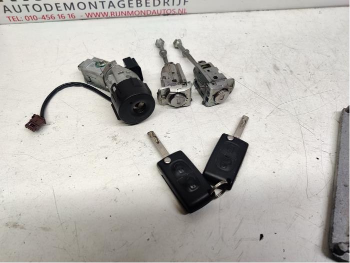 Tändningslås + dator från en Citroën C3 (SC) 1.0 Vti 68 12V 2013