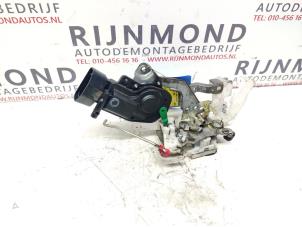 Gebruikte Portierslot Mechaniek 4Deurs links-voor Peugeot 107 1.0 12V Prijs € 25,00 Margeregeling aangeboden door Autodemontage Rijnmond BV