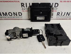 Używane Stacyjka + sterownik Nissan Note (E11) 1.4 16V Cena € 125,00 Procedura marży oferowane przez Autodemontage Rijnmond BV