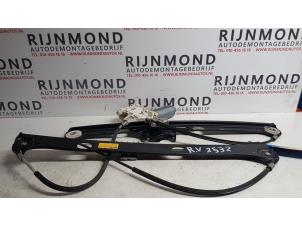 Gebruikte Ruitmechaniek 2Deurs links-voor Mercedes Vaneo (W414) 1.7 CDI 16V Prijs op aanvraag aangeboden door Autodemontage Rijnmond BV