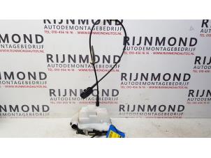 Gebruikte Portierslot Mechaniek 2deurs rechts Renault Twingo II (CN) 1.2 16V Prijs € 20,00 Margeregeling aangeboden door Autodemontage Rijnmond BV