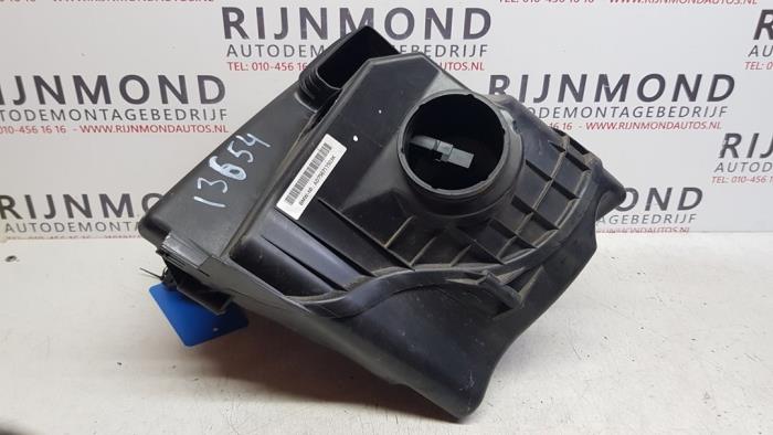 Luftfilterhus från en BMW 1 serie (E87/87N) 116i 2.0 16V 2010