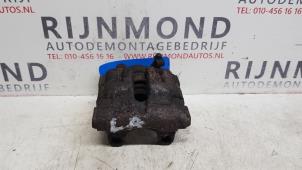 Gebruikte Remklauw (Tang) links-achter BMW 3 serie (E92) 325i 24V Prijs € 40,00 Margeregeling aangeboden door Autodemontage Rijnmond BV