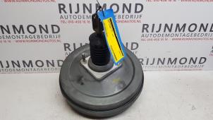 Begagnade Bromsservo Opel Vivaro 1.9 DTI 16V Pris på förfrågan erbjuds av Autodemontage Rijnmond BV