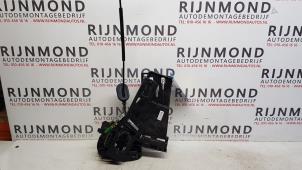 Gebruikte Portierslot Mechaniek 4Deurs rechts-achter Ford Fiesta 6 (JA8) 1.0 EcoBoost 12V 100 Prijs € 42,35 Inclusief btw aangeboden door Autodemontage Rijnmond BV