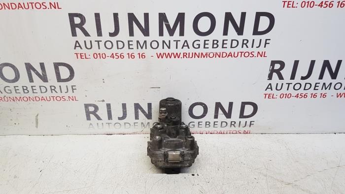 Elektriskt ställdon (turbo) från en BMW X1 (E84) sDrive 20d 2.0 16V 2014