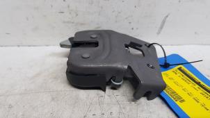 Używane Mechanizm zamka pokrywy silnika BMW 3 serie (F30) 340i 3.0 TwinPower Turbo 24V Cena € 30,25 Z VAT oferowane przez Autodemontage Rijnmond BV