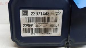 Używane Pompa ABS Opel Insignia 2.0 CDTI 16V 130 Ecotec Cena € 150,00 Procedura marży oferowane przez Autodemontage Rijnmond BV