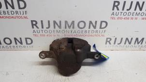 Używane Zacisk hamulcowy lewy przód Opel Insignia 2.0 CDTI 16V 130 Ecotec Cena na żądanie oferowane przez Autodemontage Rijnmond BV