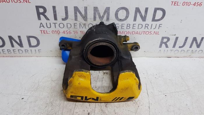 Remklauw (Tang) rechts-voor van een Mercedes-Benz A (W176) 1.6 A-200 16V 2013